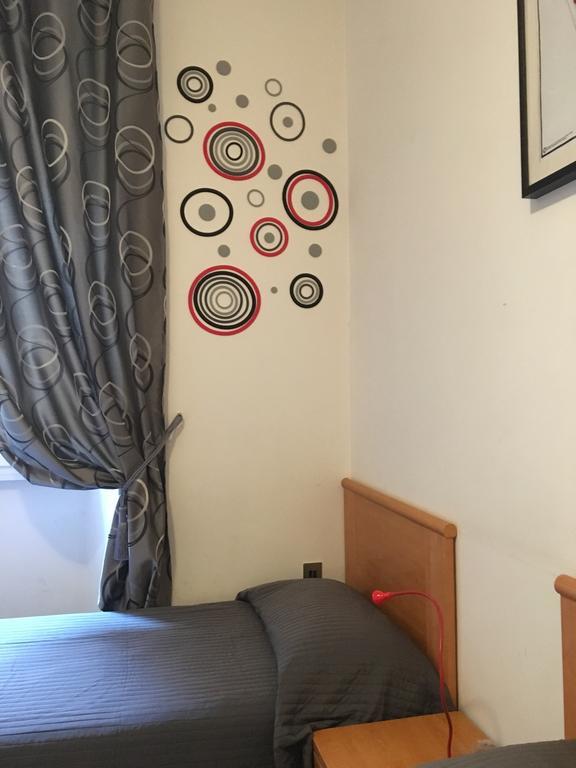 Delightful Apartment 100 Meters From The Colosseum Bagian luar foto
