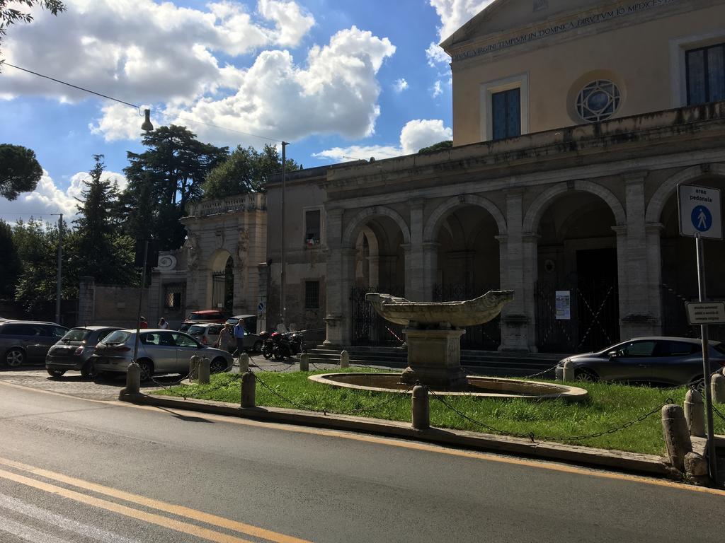 Delightful Apartment 100 Meters From The Colosseum Bagian luar foto