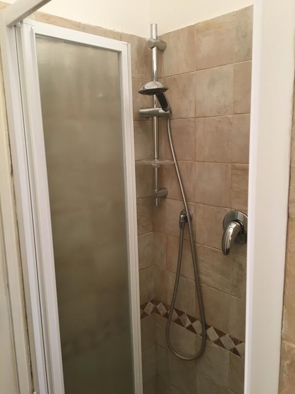 Delightful Apartment 100 Meters From The Colosseum Bagian luar foto