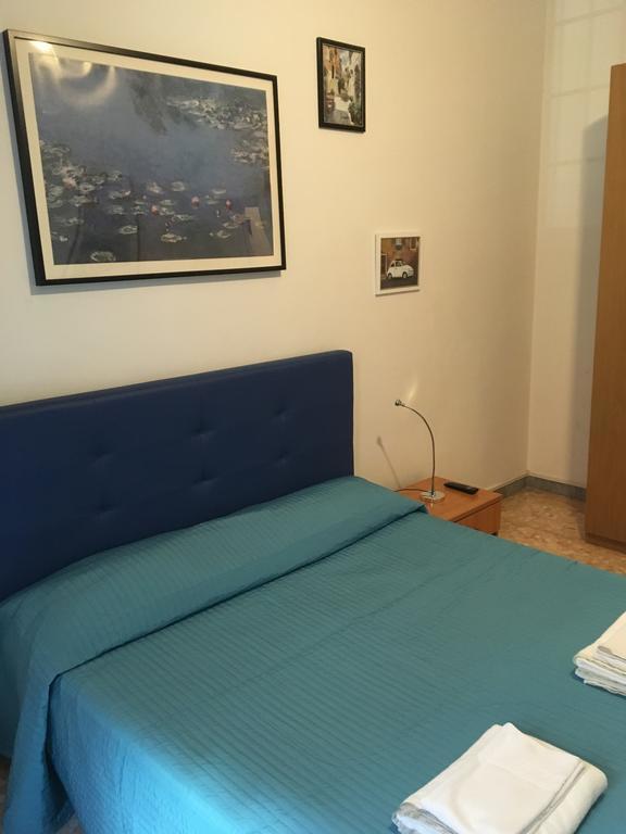 Delightful Apartment 100 Meters From The Colosseum Bagian luar foto